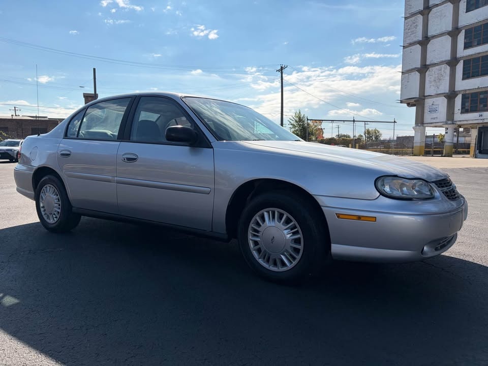 2002 Chevrolet Malibu Limited LT Sedan 4D - photo 3