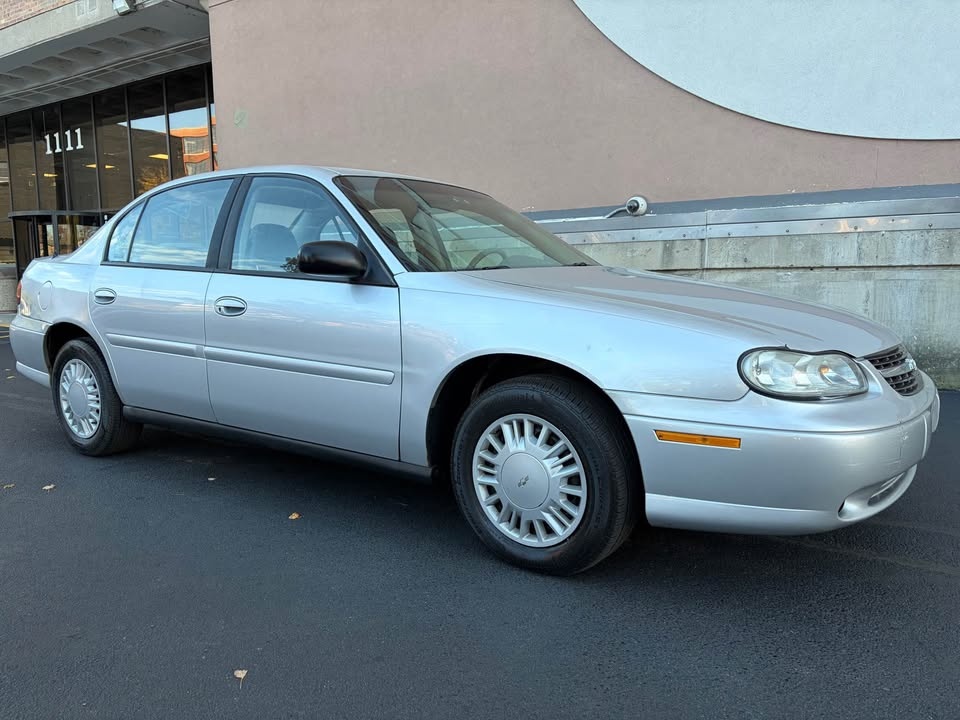 2002 Chevrolet Malibu Limited LT Sedan 4D - photo 4