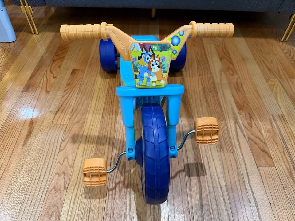 Bluey Junior Cruiser Tricycle - photo 2