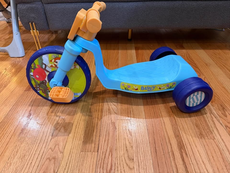 Bluey Junior Cruiser Tricycle - photo 3