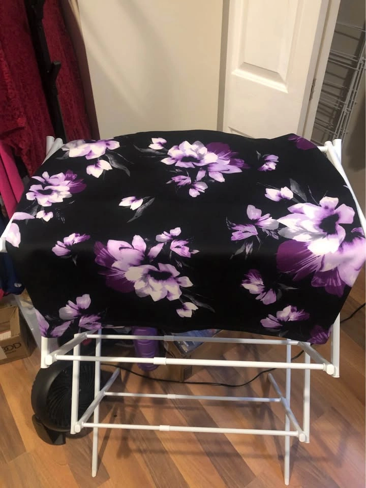 Black skirt with purple flowers, like new! - photo 2