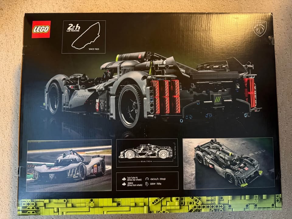 LEGO 42156 Technic Peugeot 9X8 24H Le Mans Hybrid Hypercar - photo 3