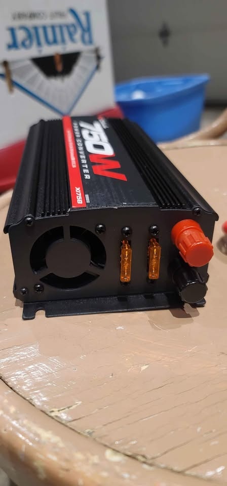 Schumacher 750W Power Converter / Car Power Inverter - photo 4