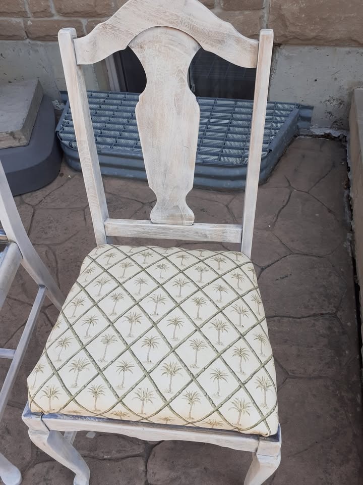 4 Chairs with Palm Tree Design - photo 2