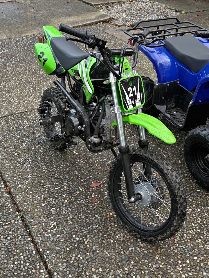 125cc Dirtbike NEW IN BOX