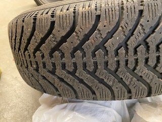 2 GOODYEAR WINTERS ON RIMS - photo 2