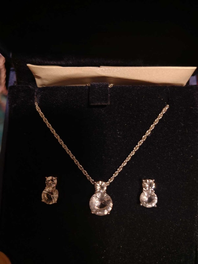 Swarovski Necklace and Earrings - photo 2