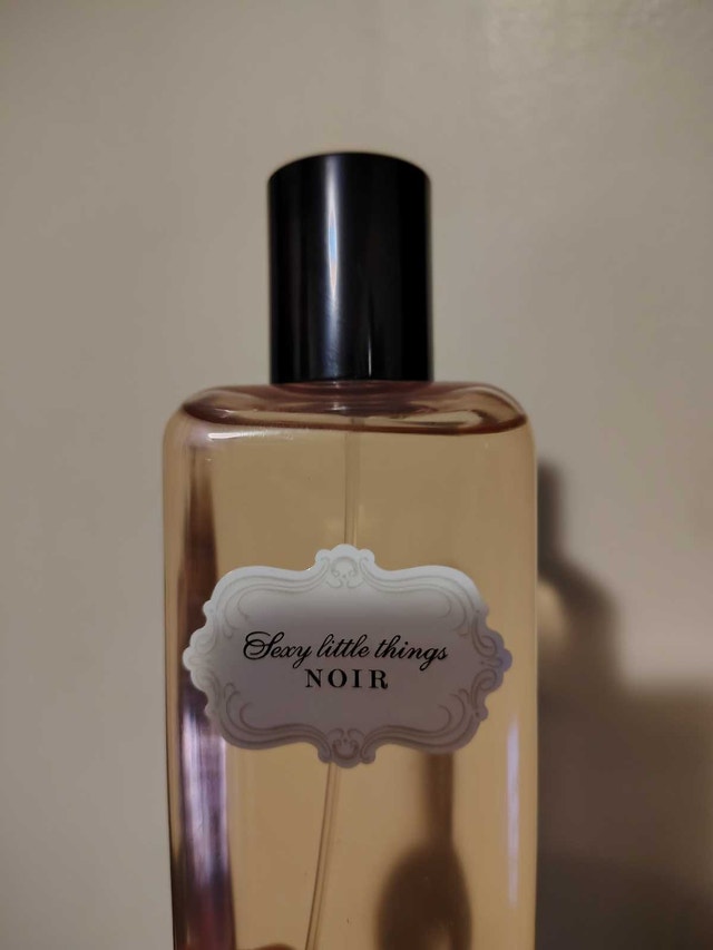 Victoria's Secret Sexy Little Things Noir 250ml Body Mist - photo 2