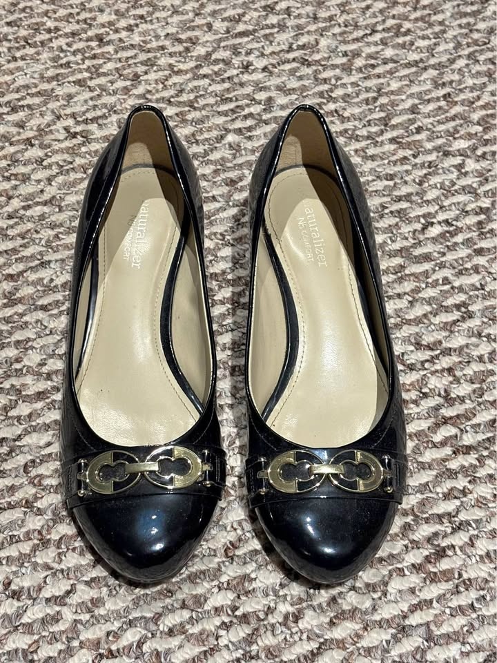 Vintage 7.5 Naturalizer Black Ballet Flats