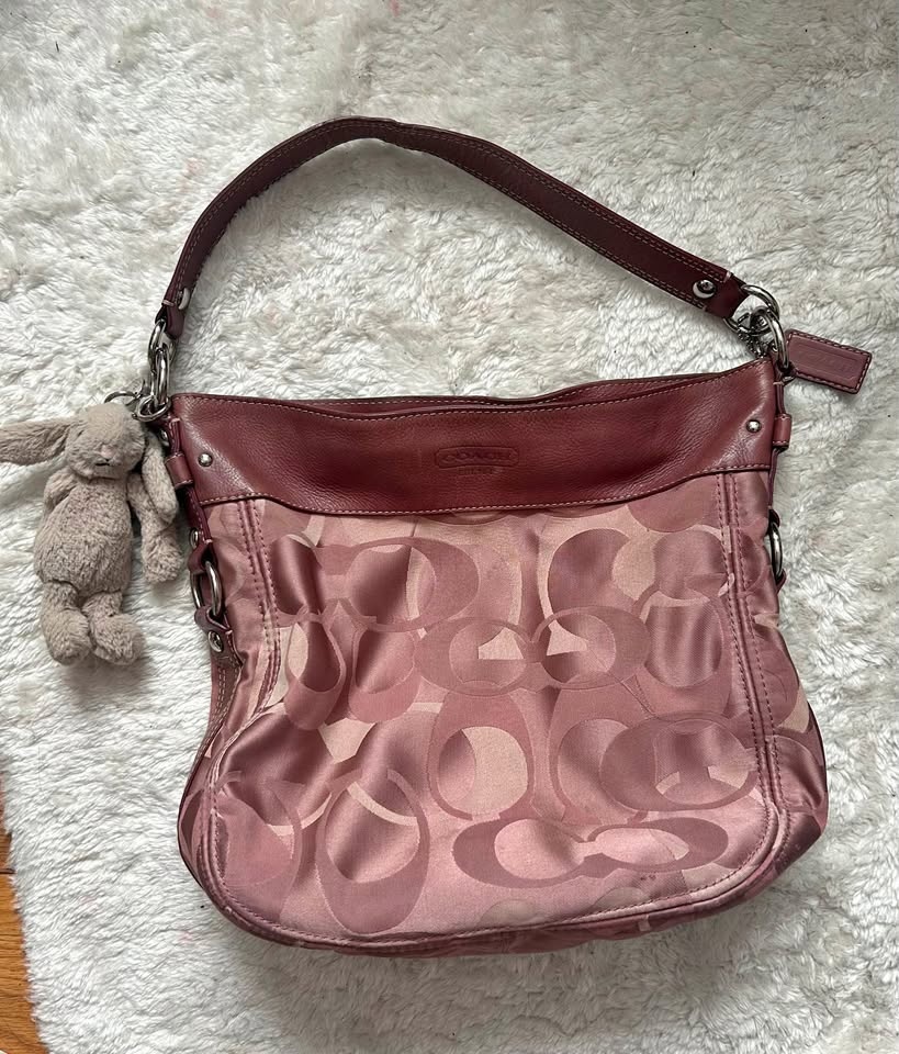 Coach Zoe Optic Signature C Hobo Shoulder Bag in Mauve Pink (Lar