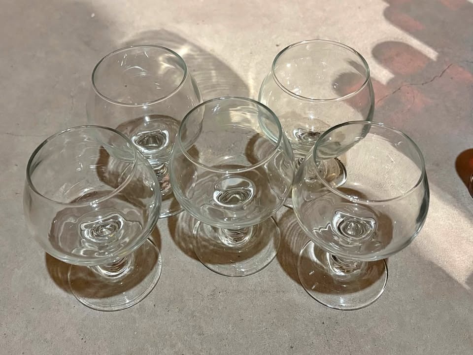 Set of 5 little wine glasses