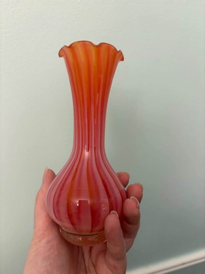 Pink blown vase - photo 2
