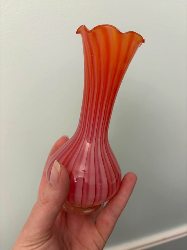 Pink blown vase - photo 3