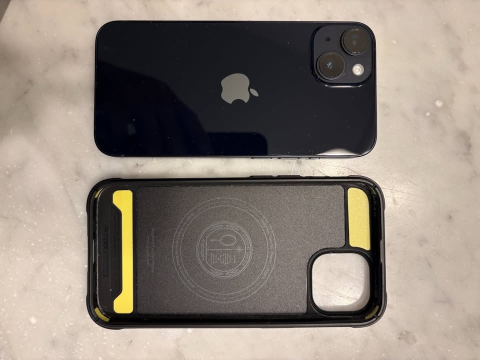 Unlocked iPhone 14 128GB Midnight - photo 3