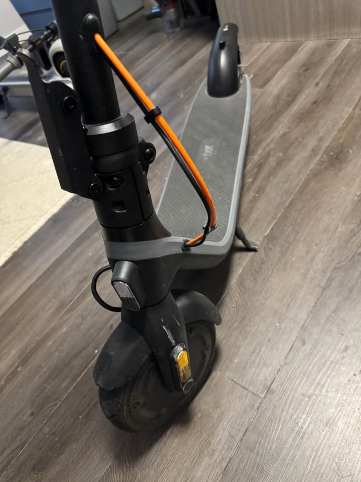 Ninebot E2 Plus 0105 Scooter - photo 3