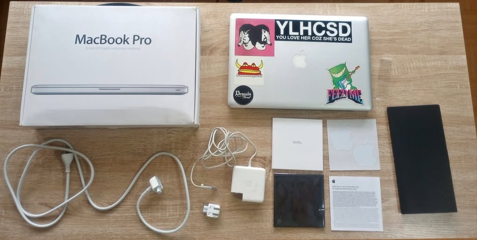 Broken MacBook Pro 15" A1286 (2011) - Power Cable Works