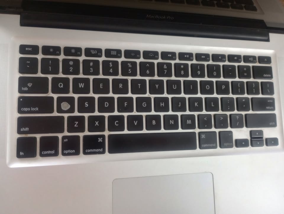 Broken MacBook Pro 15" A1286 (2011) - Power Cable Works - photo 4