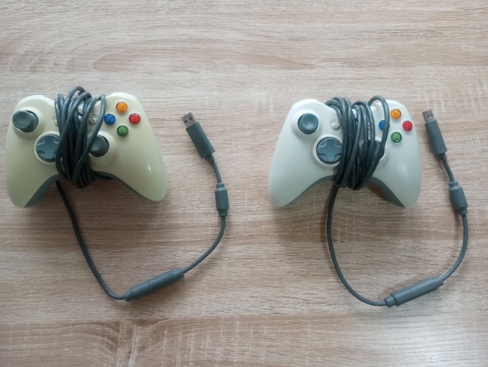 Broken Xbox 360 Wired Controllers (For Parts / Repair) - photo 4