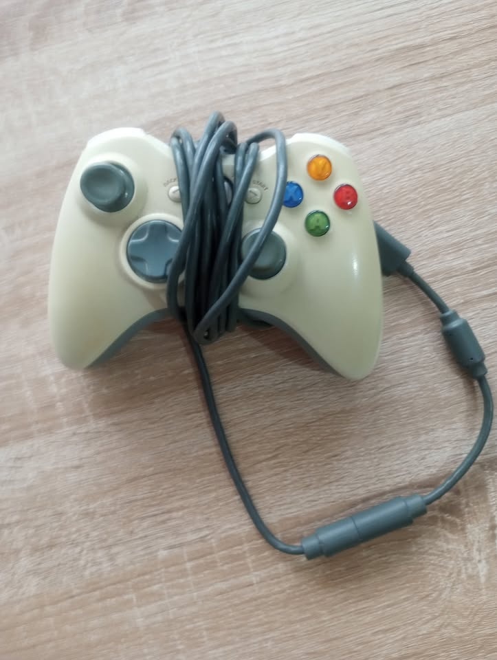 Broken Xbox 360 Wired Controllers (For Parts / Repair) - photo 5