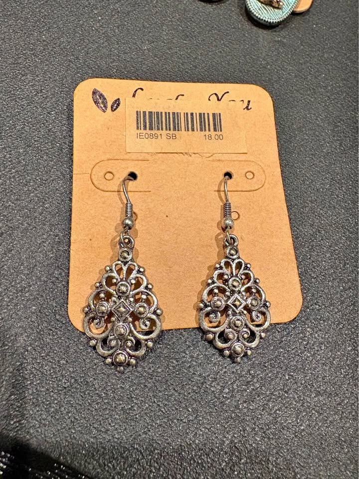 Lucky you earrings lot