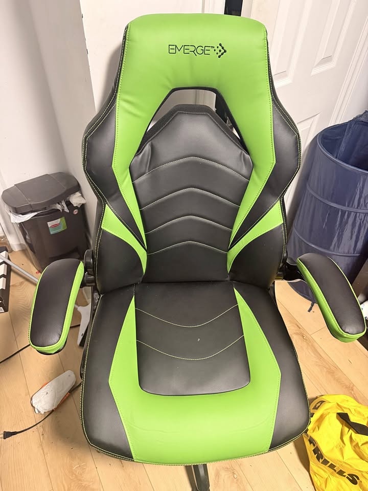 EMERGE GAMING CHAIR