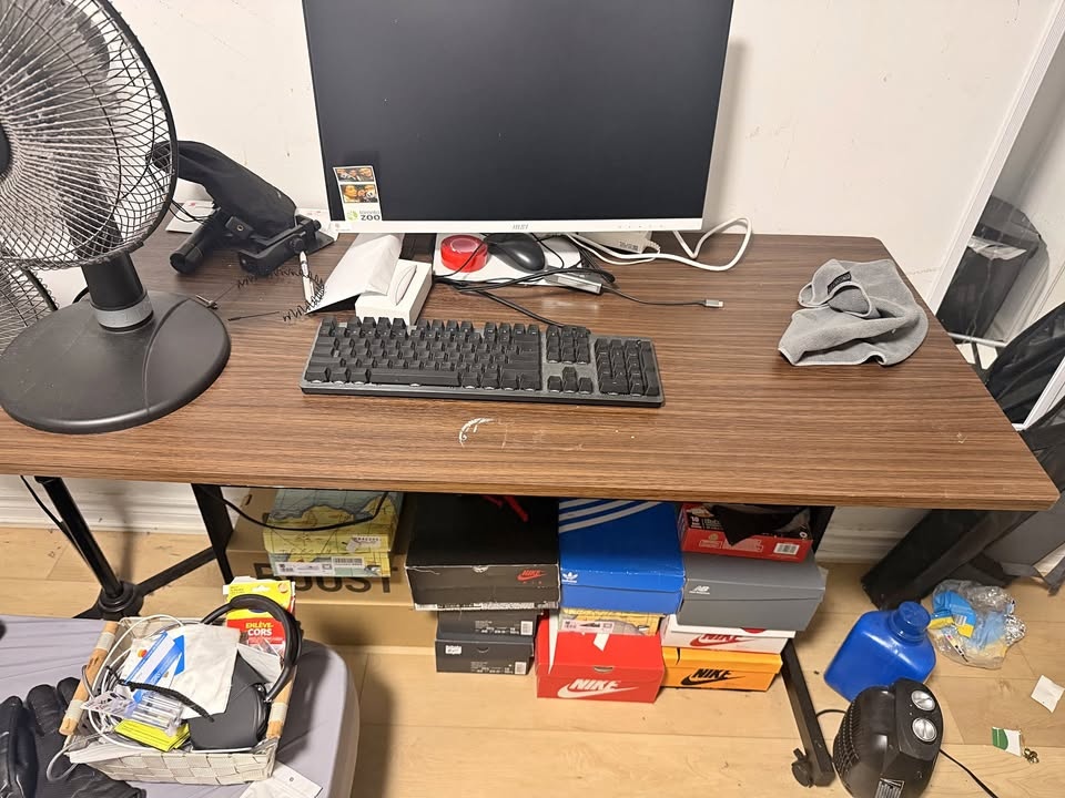 Gaming Table / Desk – Excellent Condition