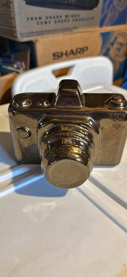 Camera porcelain/glass decor ￼￼