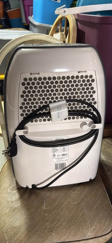 25 Pint Dehumidifier - photo 2