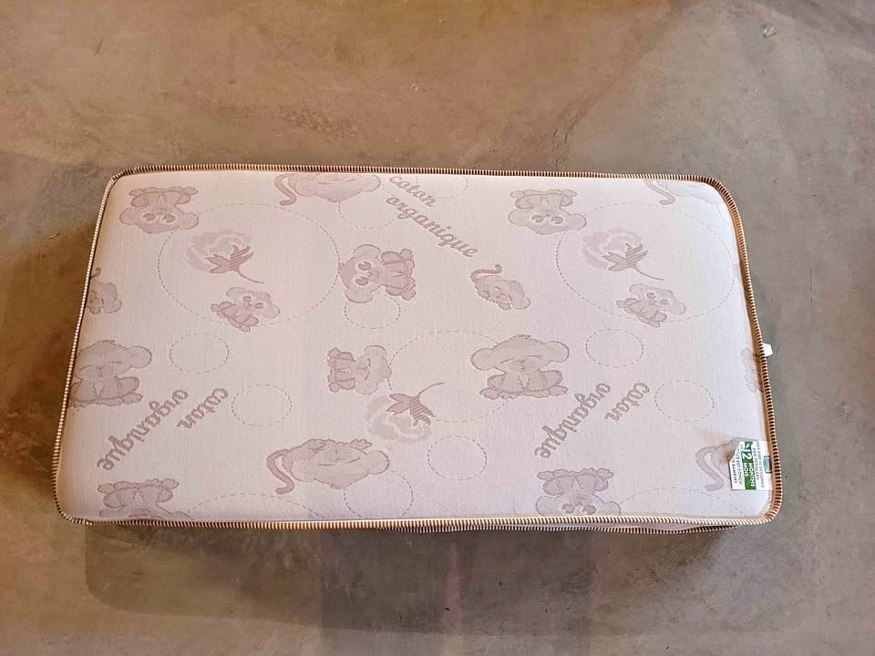 2 Stage Crib Mattress w/ Protectors & Sheet