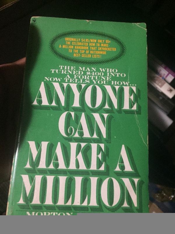 Books, many - photo 2