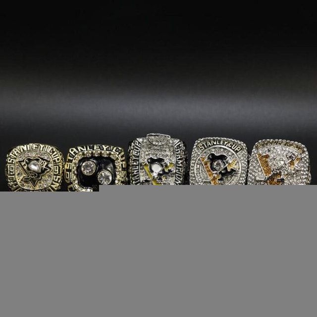 Championship rings are just like the real thing - photo 4