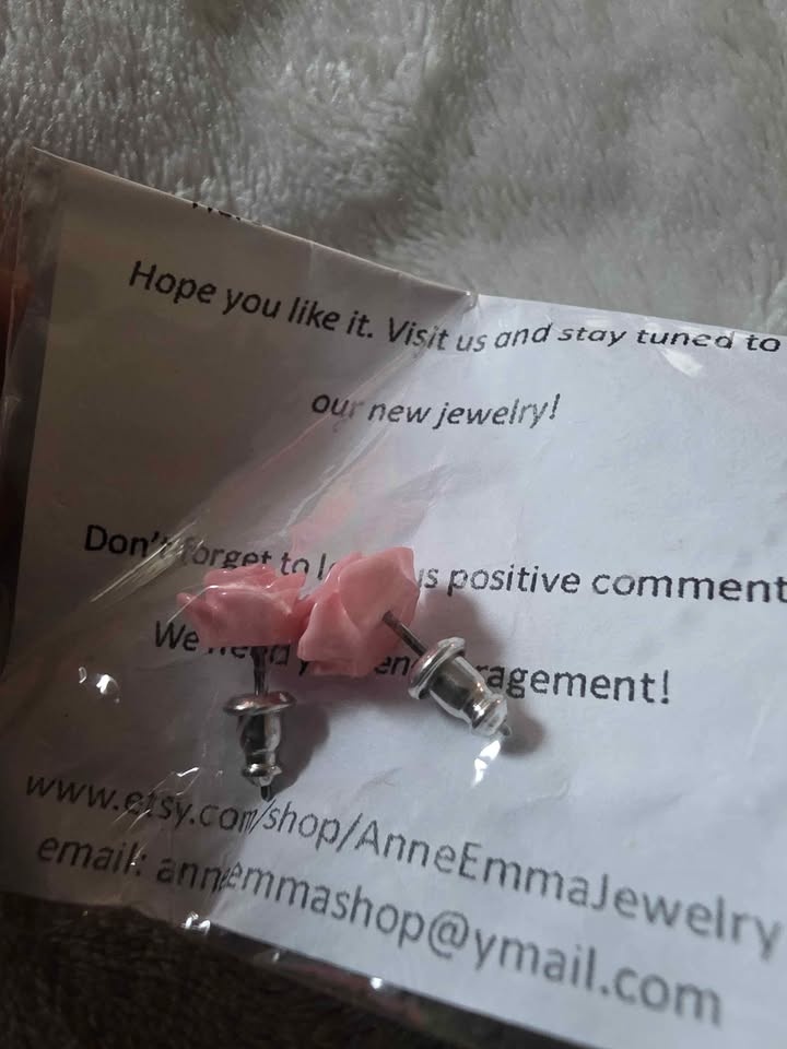 Brand new rose studs - photo 2