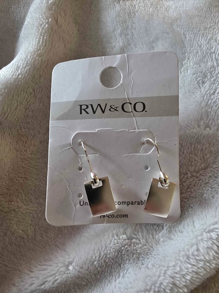 Brand new - Silver rectangle dangle earrings