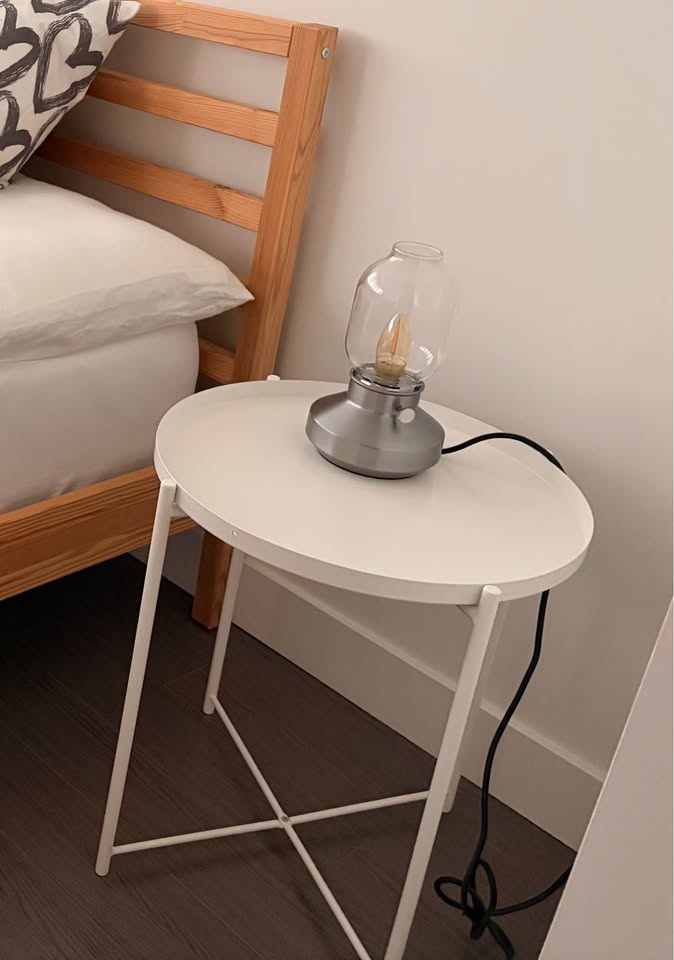Moving Sale: White Tray table, 45x53 cm - photo 5