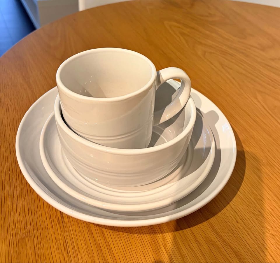 Moving Sale: 16 Piece Stoneware Dinnerware Set - Service for 4