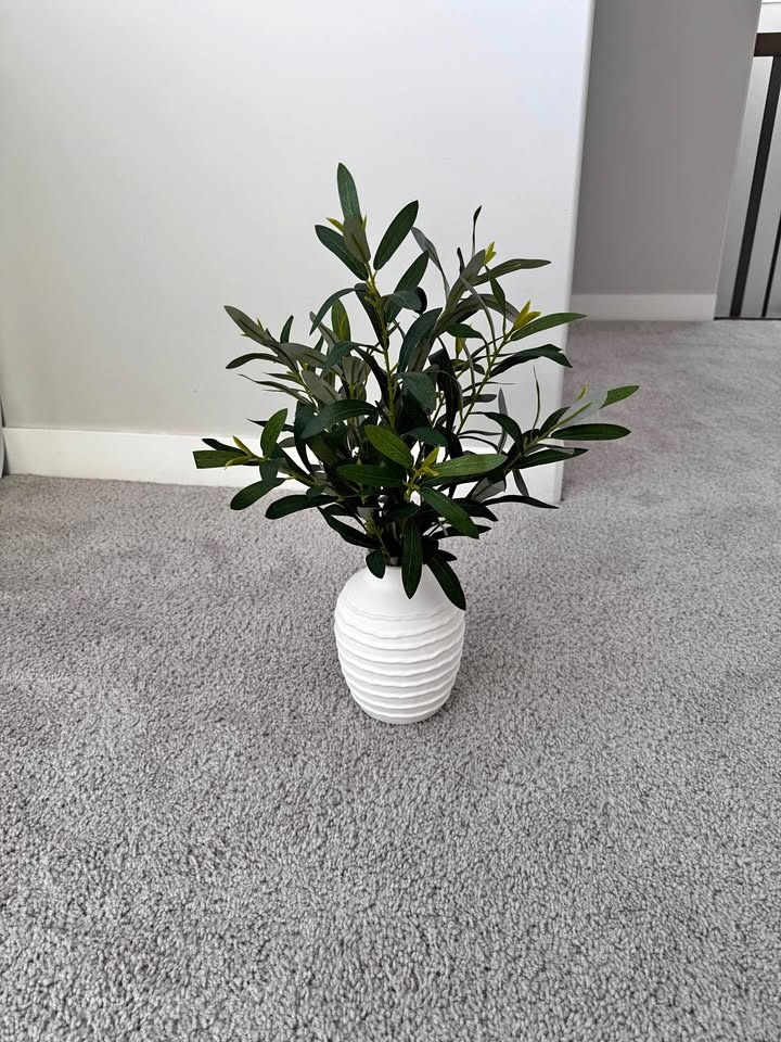 ARTIFICIAL INDOOR PLANT