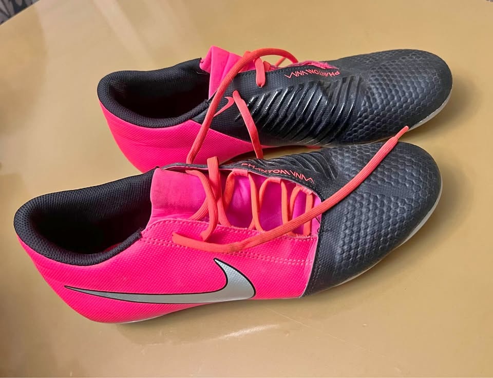 Indoor Soccer Shoes - Size US 11
