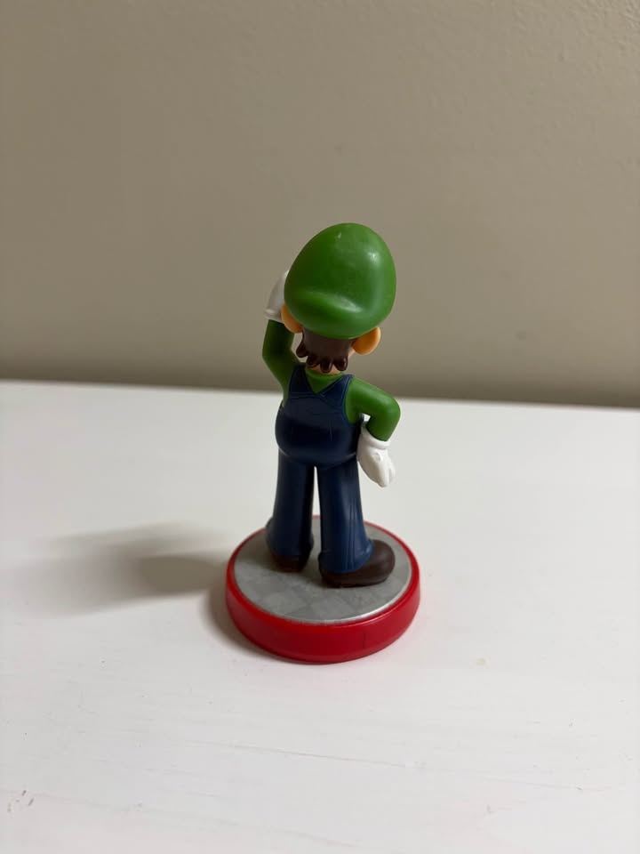 Luigi Nintendo Amiibo - photo 2