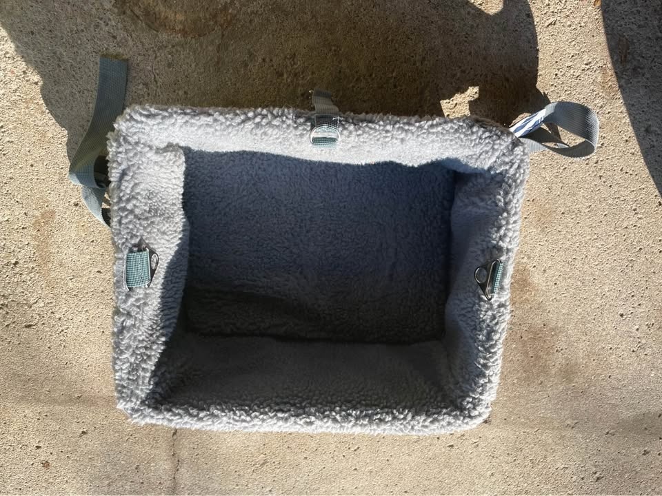 Comfy Fluffy Pet Car Seat Striped - photo 2