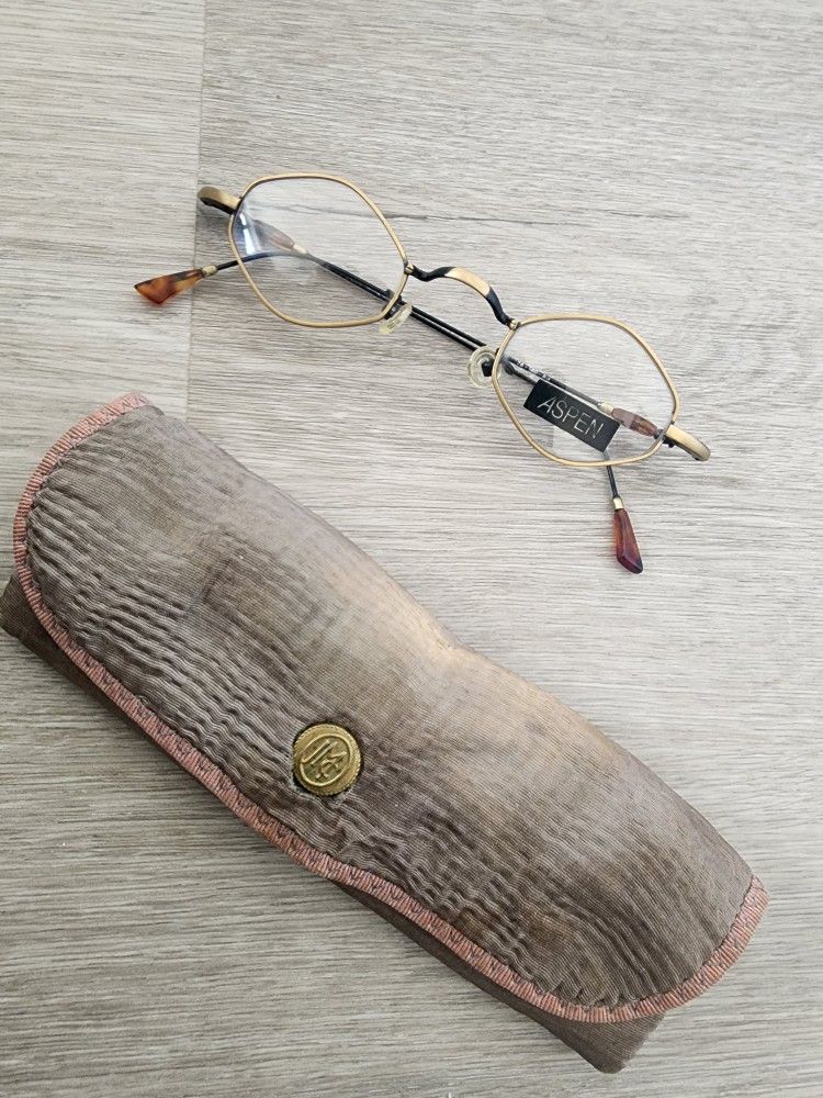 Vintage Glasses w/ Case - photo 3