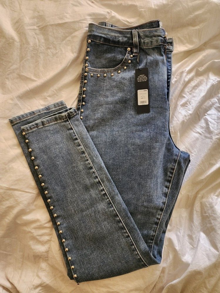 Fashion Nova Studded Jeans (NEW)