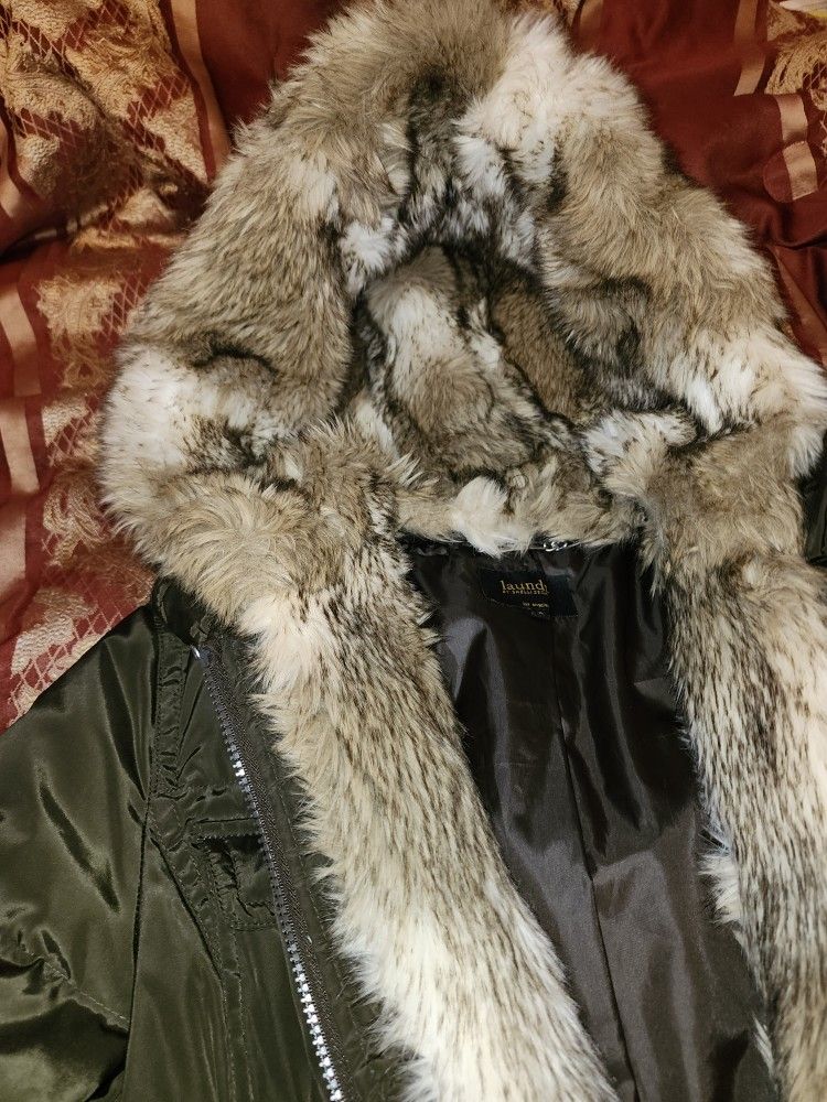 Green Winter Coat - Size XL - photo 3
