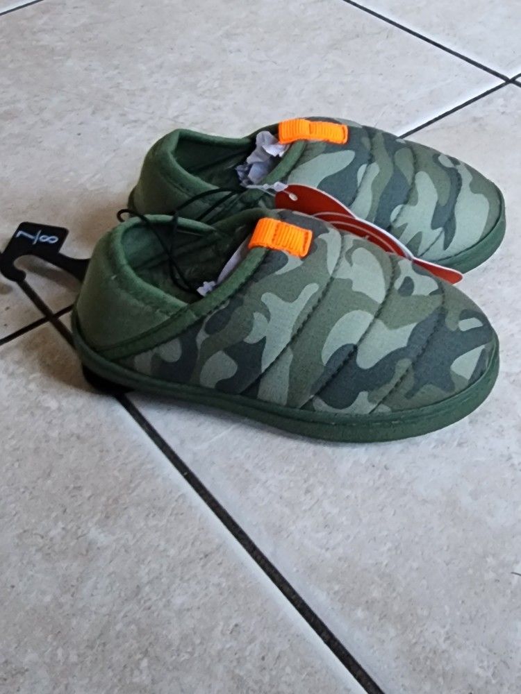 Boys Slippers (NEW)