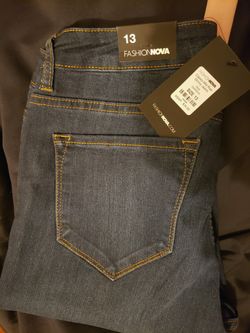 Fashion Nova Skinny Jeans (NEW)