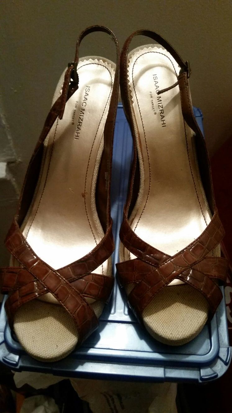 Issac Mizrahi Brown & Cream Heels - sz 10 - photo 2