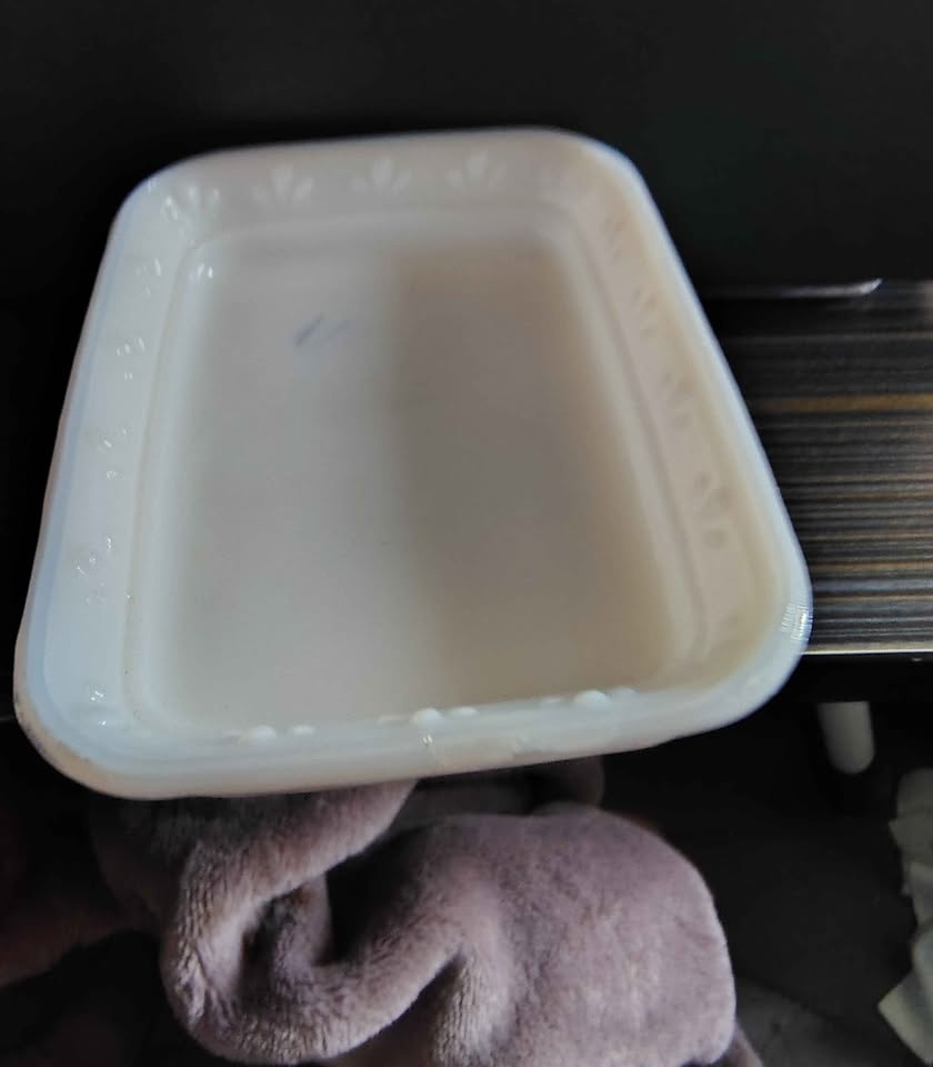 Vintage Avon 70s-80s Milk Glass Soap Dish - photo 5