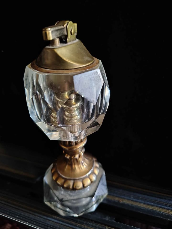 Vintage 30s Hollywood Regency Crystal Table Lighter - photo 3