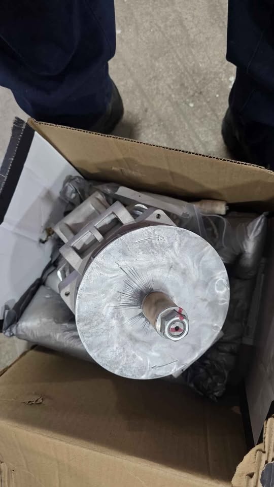 Truck Alternator - photo 2