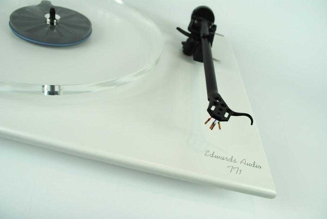Edwards Audio TT1SE Turntable - photo 2