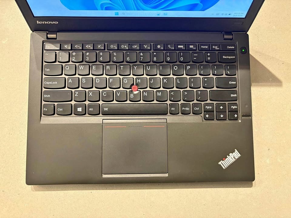 Lenovo ThinkPad X240 i5 | 8GB RAM | SSD